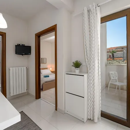 Apartment Mala Funtana