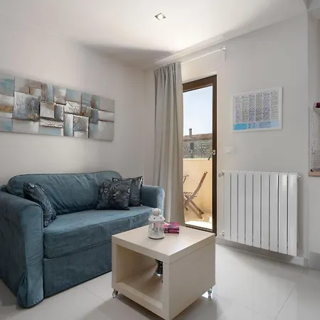 Mala Apartment